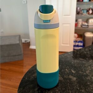 NWOT Owala 24 oz Freesip Sunny Daze